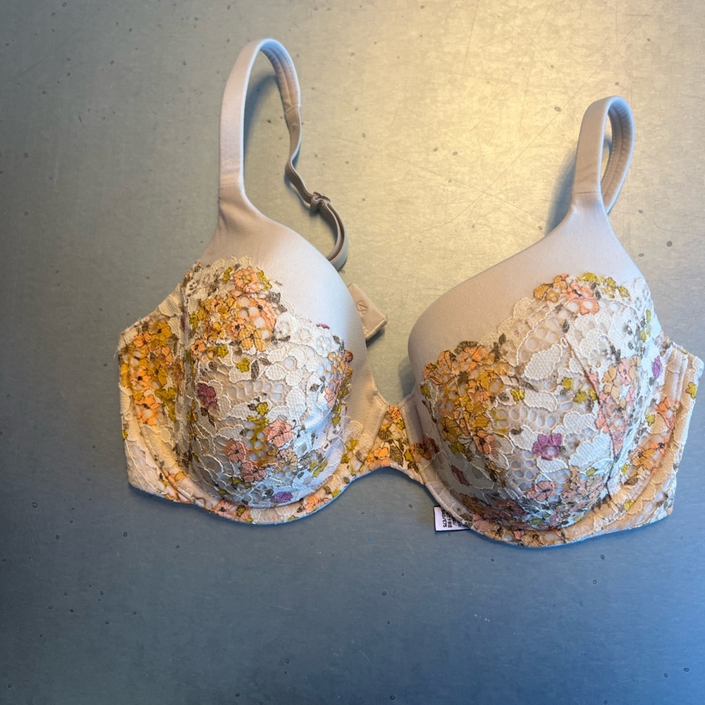 4/$10 Victoria's Secret Cream Floral Lace Bra Intimates